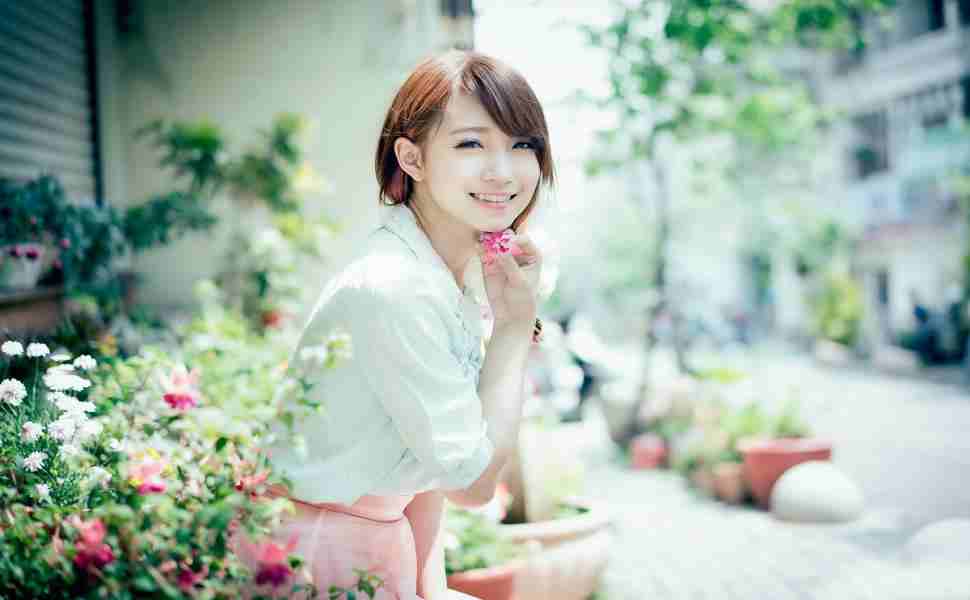 港股午评：港股恒指涨0.2%，科指跌0.2%，百度涨超6%